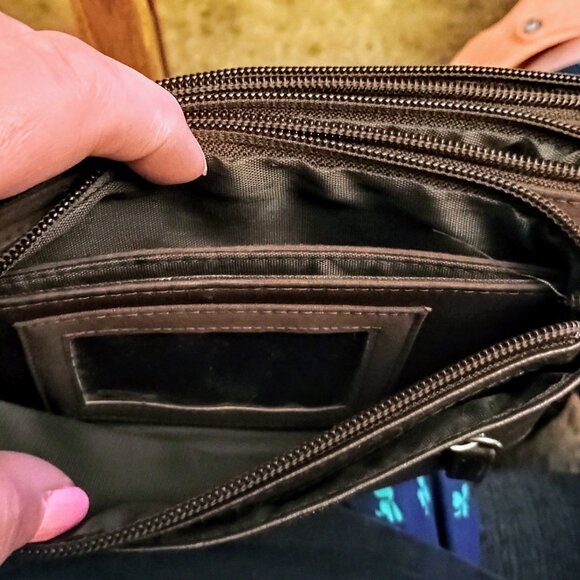 Lot of Three Womens Wallets - Picture 13 of 15